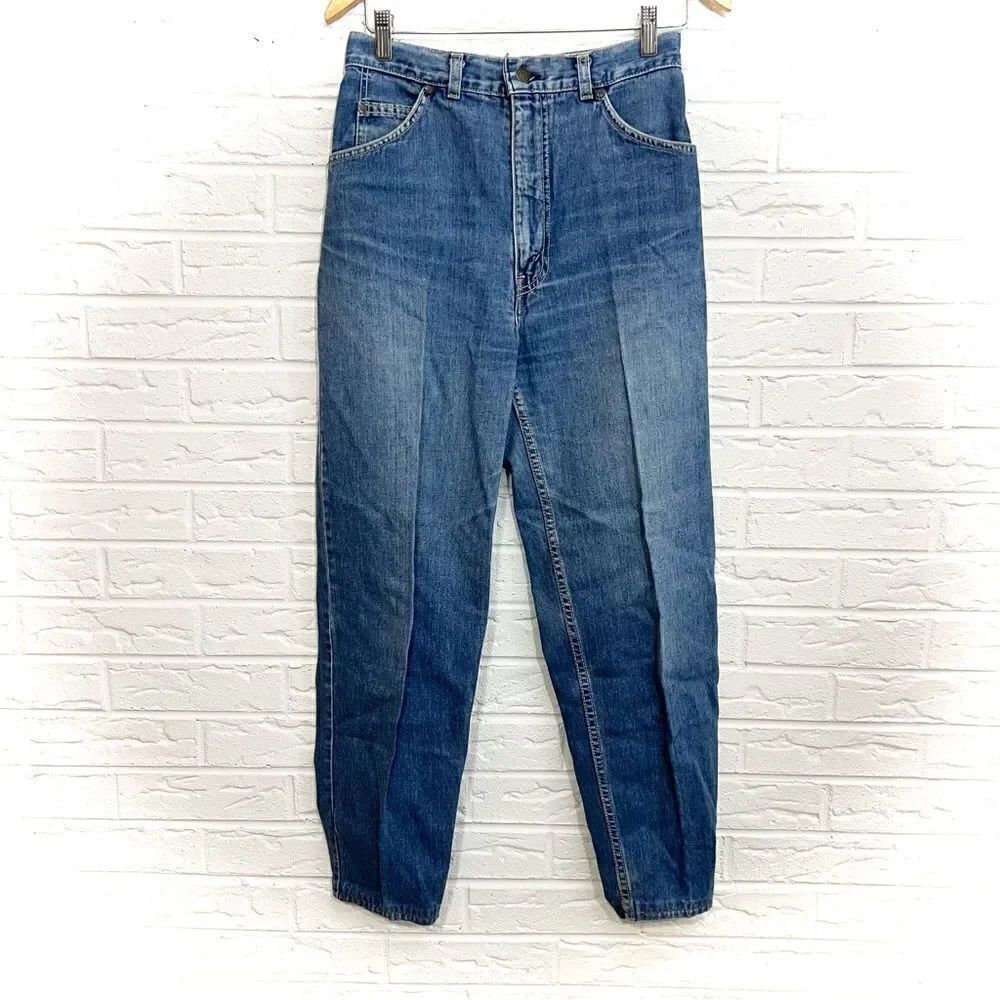 VINTAGE Levi’s Australia High Waisted Size 000 28” Waist